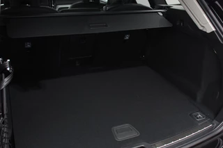 Volvo XC60 Volvo XC60 2.0 T6 Plug-in hybrid AWD Plus Dark | DEMO ! | Volvo XC60 2.0 Recharge T6 AWD Plus Dark | Nieuw ! | Leder | Navigatie | Google | Harman Kardon | Panorama dak | Lichtmetalen Velgen 19
