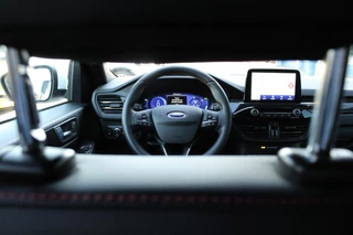 Ford Kuga Ford Kuga 2.5 PHEV ST-Line X | Wegklapbare trekhaak | Winter Pack | 19 inch velgen + rode remklauwen | Bang&Olufsen | Elektrische achterklep - afbeelding nr 17
