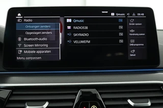 BMW 5 Serie BMW 5-serie 545e xDrive M Sport | Trekhaak | Adaptive cruise |  Stoel & stuurverwarming | Alcantara | Camera | Carplay | Sfeerverlichting | 19'' | Full LED | Park Assist - afbeelding nr 25