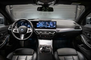 BMW 3 Serie BMW 3-serie 330e xDrive Touring Hybrid | Vol | M Sport | Panodak | H&K | Innovation | 19 inch | - afbeelding nr 15