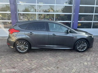 Ford Focus Ford Focus 1.0 ST-Line * AIRCO * LM VELGEN * A-SPOILER * - afbeelding nr 4
