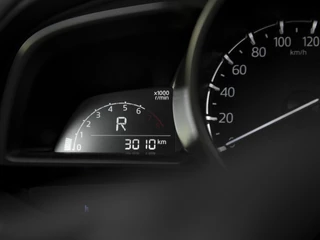 Mazda 2 Mazda 2 1.5 SA-G 90pk Aut. Homura | Camera | Apple Carplay/Android Auto | Stoel- en stuurverwarming | Climate Control | Blind Spot | Donker glas achter - afbeelding nr 11