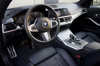 BMW 3 Serie BMW M340i Touring xDrive | Laser - Pano - Leder Dash - BTW - afbeelding nr 2