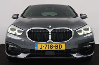 BMW 1 Serie BMW 1-serie 118i Executive Edition (PARKEERSENSOREN, NAVIGATIE, CRUISE CONTROL, PARKEERSENSOREN, NL-AUTO) - afbeelding nr 16