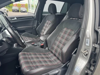 Volkswagen Golf Volkswagen Golf 2.0 TSI GTI Performance /ACC /LED /Pano /Carplay - afbeelding nr 14
