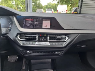 BMW 1 Serie | Navi | Sportinterieur | Stoelverw.| Head-up | Leder | M-Sport - Model 2020 - afbeelding nr 13