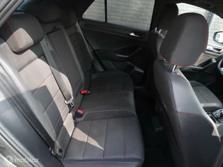 Volkswagen T-Roc Volkswagen T-Roc 1.5 TSI R-Line | Automaat | Carplay - afbeelding nr 26