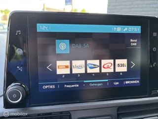 Citroën Berlingo Citroen Berlingo 1.2 PureTech 110 pk Live navigatie camera PDC carplay DAB trekhaak climate control - afbeelding nr 25