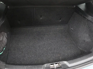 Volvo V40 Volvo V40 2.0 T2 Momentum | Navigatie | Parkeerhulp |  Climate control | Bluetooth | Cruise control - afbeelding nr 13