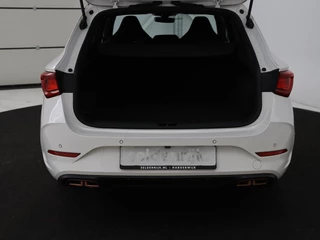CUPRA Leon Cupra Leon 1.4 e-Hybrid | Camera | Adaptive cruise |  Stuurverwarming | Navigatie | Sfeerverlichting | Keyless | Full LED | PHEV - afbeelding nr 10