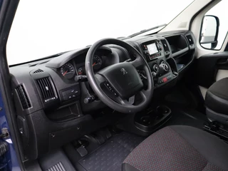 Peugeot Boxer Peugeot Boxer 2.0 BlueHDI 130PK Premium | 2xSchuifdeur | Navigatie | Airco | Trekhaak | Betimmering - afbeelding nr 3