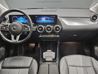 Mercedes-Benz GLA PANORAMA, DISTR, 19-inch LMV ** 24 mnd 