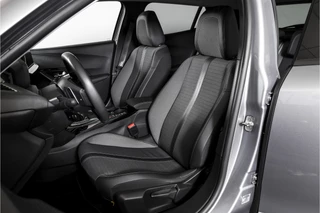Peugeot 2008 Peugeot 2008 1.2 PureTech Allure Pack 130 PK - Automaat | Dig. Cockpit | PDC | Camera | NAV + App, Connect | ECC | DAB | LM 17
