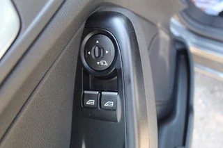 Ford Fiesta Ford Fiesta 1.0 Style Ultimate , 82pk Airco , Cruise control , Parkeersensoren V+A , Navigatie Bleutooth , LM velgen , LED dagrijverlichting - afbeelding nr 6