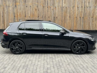 Volkswagen Golf Volkswagen Golf 1.5 eTSI R-Line Automaat | Panoramadak | LED | Black Style | Harman/Kardon HiFi | Achteruitrijcamera | Sfeerverlichting | Trekhaak afneembaar | Adaptieve cruise control | Parkeersensoren voor en achter - afbeelding nr 38