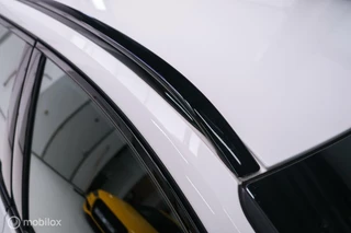 Volvo V60 Volvo V60 2.0 T8 Recharge AWD R-Design | NL auto | DAB+ | CarPlay | Adaptive | Blis | Rijklaar | - afbeelding nr 44