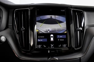 Volvo XC60 Volvo XC60 2.0 T4 Inscription 190 PK - Automaat | Dig. Cockpit | Elek. Trekhaak | Adapt. Cruise | Memory | Stoel-+Stuurverw. | PDC | Camera | NAV | ECC | Elek. Klep | LM 19