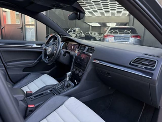 Volkswagen Golf Volkswagen Golf 7.5 R 2.0 TSI 4Motion|AKRA|PANO|DYNAUDIO - afbeelding nr 30