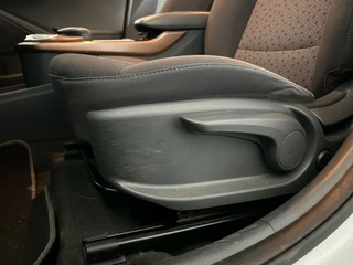 Hyundai IONIQ Hyundai IONIQ Comfort EV | Achteruitrijcamera | Cruise control | Rijstrooksensor | Soh (batterijcheck) 90,4 % - afbeelding nr 4