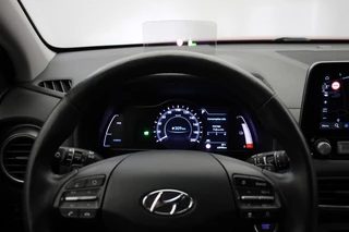 Hyundai Kona Hyundai Kona Electric Premium 64 kWh - Carplay, Camera, Leer, Stoelverw. - afbeelding nr 17