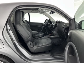 Smart Fortwo Aut. *PANO | FULL-LED | FULL-LEATHER | NAVI-FULLMAP | CAMERA | BRABUS-WHEELS | AMBIENT-LIGHT | AIRCO | PDC | CRUISE | DAB | CARPLAY | COMFORT-SEATS | 16''ALU* - afbeelding nr 11