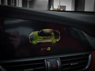 Alfa Romeo Giulia Alfa Romeo Giulia 2.0T Super | PANORAMADAK | KEYLESS | DNA | LANE ASSIST | VOL OPTIES! - afbeelding nr 61