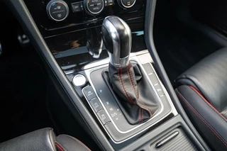 Volkswagen Golf Volkswagen Golf 2.0 TSI GTI Performance |Pano|Leer|Keyless|Virtual - afbeelding nr 30