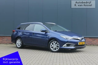 Toyota Auris - 519673789-0