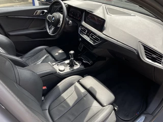 BMW 1 Serie BMW 1 Serie 118i Exe H/K, Pano, Stoelver, M-sport - afbeelding nr 15