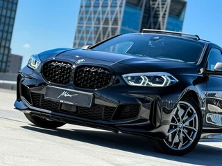 BMW 1 Serie BMW 1-serie M135i xDrive |Pano |HUD |H&K |Sfeer |Stuurverw. - afbeelding nr 6