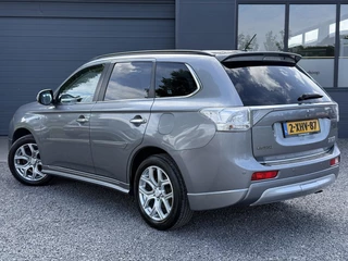 Mitsubishi Outlander Mitsubishi Outlander 2.0 PHEV Instyle 2e Eigenaar,Navi,Schuifdak,Camera,Stoelverwarming,Leder,Clima,Cruise,Pdc V+A,Nieuwe Apk bij Aflevering - afbeelding nr 5
