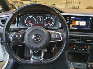 Volkswagen Polo Volkswagen POLO 1.0 TSI R-LINE 2X / CARPLAY / ''18 R-VELGEN / STOELVERW. / P.SENSOREN V+A / PRIVACY GLASS / RECENT GROTE BEURT ! - afbeelding nr 31