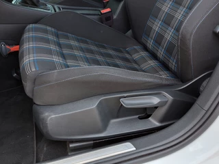 Volkswagen Golf Volkswagen Golf 1.4 TSI PHEV GTE Executive | Navi | Clima | Adap.Cruise | Led Koplampen | Bluetooth Carkit+Streaming | Pdc V+A+Camera | Licht+Regensensor | Sfeerverlichting | Privacy Glass | 19''lm |Trekhaak - afbeelding nr 25