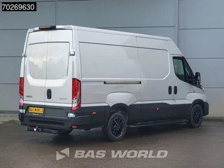 Iveco Daily Iveco Daily 35S21 210PK 3.0L Black Edition 2025 model ACC LED Trekhaak Camera Navi 12m3 Airco Trekhaak - afbeelding nr 3
