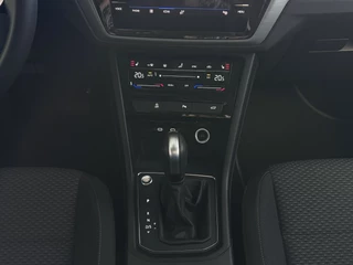 Volkswagen Touran Volkswagen Touran 1.5 TSI 150PK 7P CARPLAY NAVI CAMERA LED ELEK.KLEP VIR.COCKPIT DODE.HOEK DET. STOELVERW KEYLESS 7P 7PERS 09/2024 