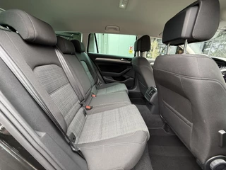 Volkswagen Passat Volkswagen Passat Variant 1.5 TSI Automaat/Trekhaak/Climate control/Stoelverwarming/150PK Keyless entry - afbeelding nr 31