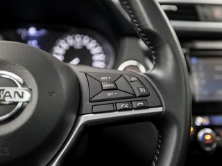 Nissan QASHQAI (PANORAMADAK, NAVIGATIE, CLIMATE, 360 CAMERA, KEYLESS, SPORTSTOELEN, GETINT GLAS, XENON, CRUISE, NIEUWE APK, NIEUWSTAAT) - afbeelding nr 21
