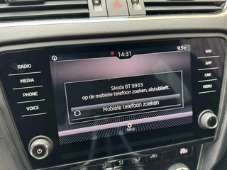 Škoda Octavia Skoda Octavia Combi 1.5 TSI Greentech Sport Business Automaat | Cruise control | Climate control | Trekhaak | Parkeersensoren achter | Zwart optiek - afbeelding nr 17