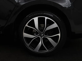 Renault Mégane Renault Mégane 1.3 TCe Bose | Camera | Keyless | Carplay |  Navigatie | Sfeerverlichting | Cruise Control | Climate control | Dodehoek detectie - afbeelding nr 31