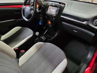 Peugeot 108 Peugeot 108 1.0 e-VTi Allure TOP! Open Dak! Navigatie Airconditioning CPV LM - afbeelding nr 10