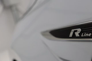 Volkswagen Polo Volkswagen Polo 1.5 TSI R Line | 150pk | Panoramadak | Full LED |  Carplay | Adaptive cruise | Park Assist | Climate control | Navigatie | Sportstoelen - afbeelding nr 27