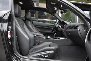 BMW 1 Serie BMW 1-serie M140i xDrive High Executive Pano Camera H/K Leder Elekstoel - afbeelding nr 17