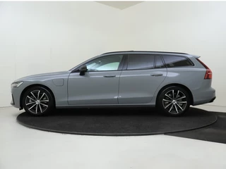 Volvo V60 Volvo V60 T6 AWD Plus Dark | Trekhaak | Panoramadak | Dodehoekdetectie | - afbeelding nr 2