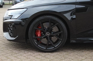 Audi RS3 Audi RS3 Limousine 2.5 TFSI quattro / Verlengd Garantie / Milltek / Keramisch / Panoramadak / Camera / Head-up / B&O / Matrix LED / ACC / Leder - afbeelding nr 14