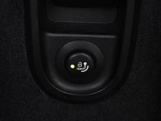 BMW 5 Serie BMW 5-serie 530e xDrive M Sport | Panoramadak |  Harman/Kardon | Stoel & stuurverwarming | Adaptive cruise | Camera | Trekhaak | Carplay | Achterbankverwarming | Live Cockpit | Sportstoelen - afbeelding nr 14