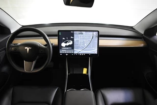 Tesla Model 3 TREKHAAK/LEDER/AUTOPILOT - afbeelding nr 2