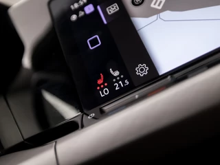 Volkswagen Golf Volkswagen Golf Variant 1.0 TSI Luxury Sport (APPLE CARPLAY, GROOT NAVI, SFEERVERLICHTING, STUUR/STOELVERWARMING, SPORTSTOELEN, KEYLESS, PARKEERSENSOREN, NIEUWSTAAT) - afbeelding nr 9