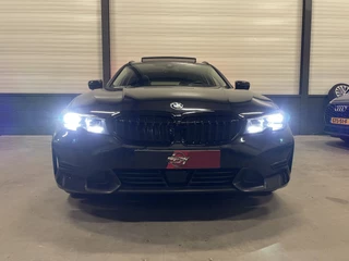 BMW 3 Serie PANO/HEAD-UP/ACC/LEER-SPORT/SFEER/CAMERA/KEYLESS/SHADOW-LINE/18