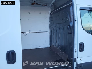 Iveco Daily Iveco Daily 35S14 Automaat L3H2 3,5t Trekhaak Navi Camera Parkeersensoren Airco Cruise L4H2 16m3 Airco Trekhaak Cruise control - afbeelding nr 9