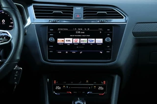Volkswagen Tiguan Volkswagen Tiguan 1.5 TSI / 2x R-Line / Black Style / Virtual Cockpit / Camera / Matrix LED / Trekhaak / 20
